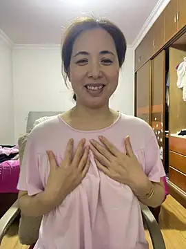 mama202688 online show from June 23, 3:32 pm