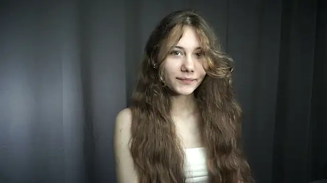 Snapshot of BellaTear chatting on June 7, 7:12 am BellaTear online show from June 7, 7:12 am
