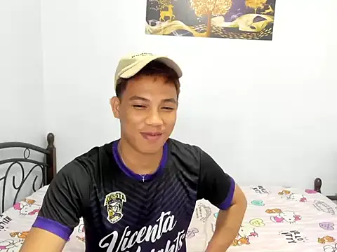 urfucker vinz online show from June 10, 1:10 pm