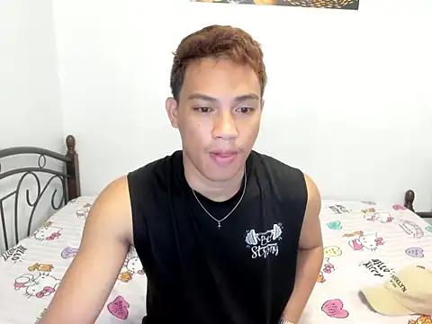 urfucker vinz online show from June 19, 4:50 am