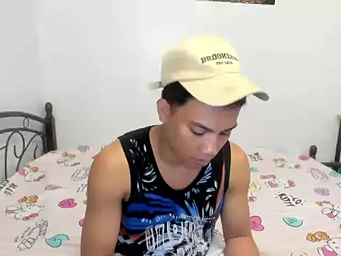 urfucker vinz online show from June 22, 12:13 pm