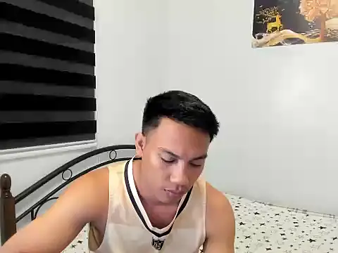 urfucker vinz online show from July 9, 1:26 pm