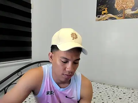urfucker vinz online show from July 16, 12:55 pm