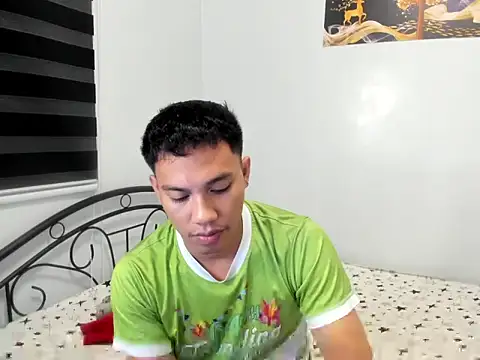 urfucker vinz online show from July 18, 4:33 pm