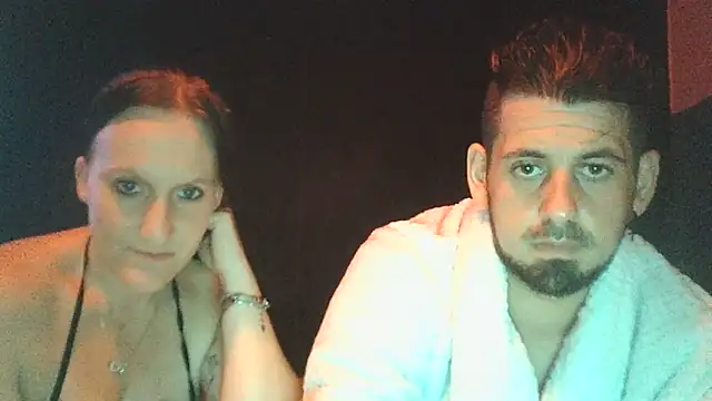 Snapshot of darkseduction93 chatting on June 16, 8:44 pm darkseduction93 online show from June 16, 8:44 pm