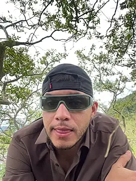 DickLatin20 online show from June 3, 6:35 pm