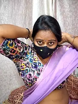 Snapshot of Nithya_ chatting on June 16, 11:24 am Nithya online show from June 16, 11:24 am