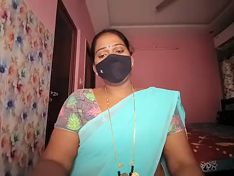 Snapshot of Meenakshy chatting on June 21, 4:59 am Meenakshy online show from June 21, 4:59 am