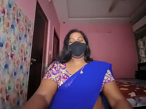 Snapshot of Meenakshy chatting on June 23, 5:16 am Meenakshy online show from June 23, 5:16 am