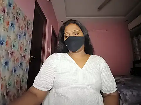 Snapshot of Meenakshy chatting on June 25, 4:11 pm Meenakshy online show from June 25, 4:11 pm