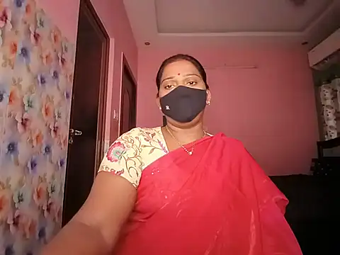 Snapshot of Meenakshy chatting on July 1, 4:03 am Meenakshy online show from July 1, 4:03 am