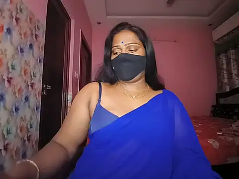 Snapshot of Meenakshy chatting on July 9, 3:38 pm Meenakshy online show from July 9, 3:38 pm