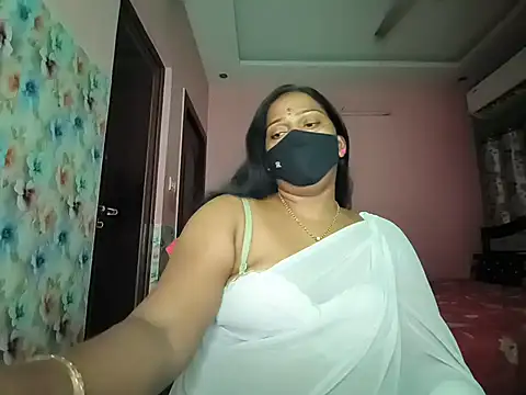 Snapshot of Meenakshy chatting on July 14, 2:56 pm Meenakshy online show from July 14, 2:56 pm