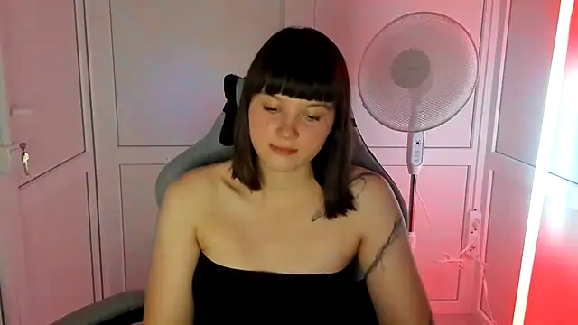 Vanilla Vixen online show from June 18, 6:12 pm