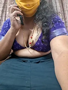 Snapshot of Hot_Sreeja_Tamil chatting on July 7, 7:23 am Hot Sreeja Tamil online show from July 7, 7:23 am