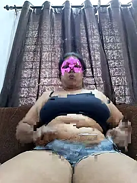 Snapshot of Hot_Sreeja_Tamil chatting on July 15, 6:51 am Hot Sreeja Tamil online show from July 15, 6:51 am
