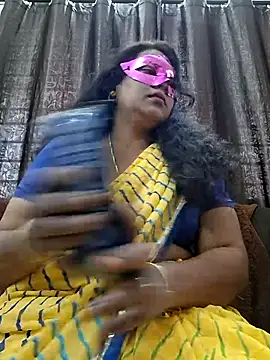 Snapshot of Hot_Sreeja_Tamil chatting on August 4, 4:26 am Hot Sreeja Tamil online show from August 4, 4:26 am