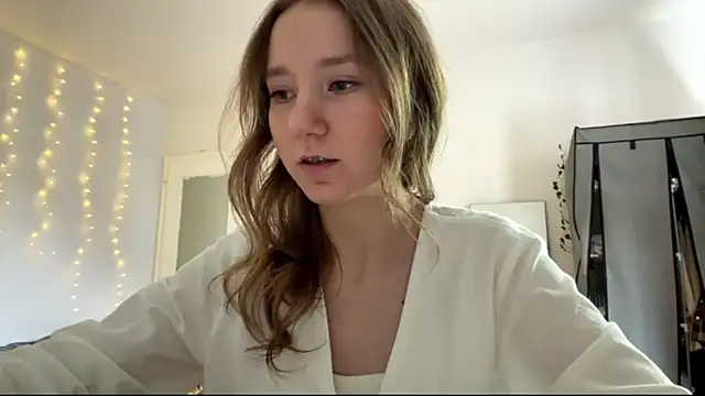 smalllisa online show from June 13, 4:16 pm