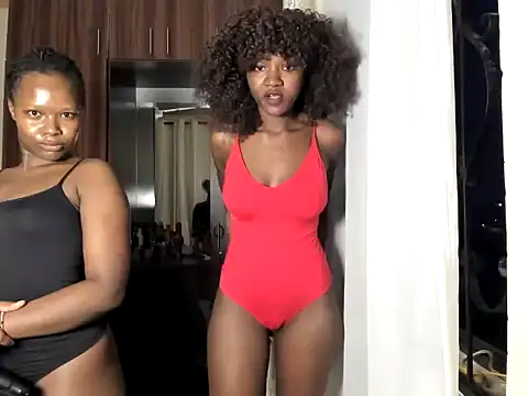 Snapshot of Urfavvduo chatting on June 15, 2:58 am Urfavvduo online show from June 15, 2:58 am