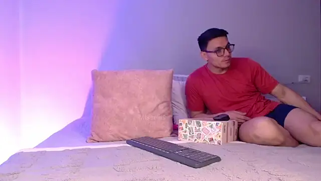 Missellis  online show from June 18, 12:09 pm