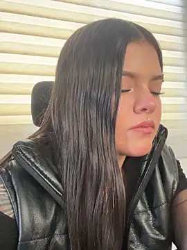 Snapshot of Camila_Duarte_2 chatting on June 19, 4:00 pm Camila Duarte 2 online show from June 19, 4:00 pm