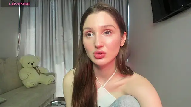 Snapshot of tender_babyyy chatting on June 13, 12:14 pm tender babyyy online show from June 13, 12:14 pm