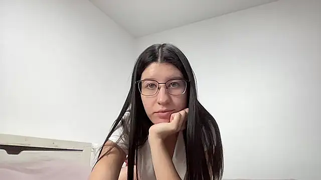 Snapshot of Leeka_08 chatting on July 4, 1:39 pm Leeka 08 online show from July 4, 1:39 pm