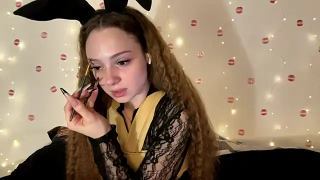 Snapshot of itskylieee chatting on July 2, 12:44 pm itskylieee online show from July 2, 12:44 pm
