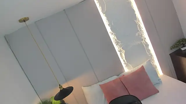 emily castle online show from June 23, 5:44 pm