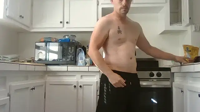 Snapshot of Daddy_Smallz_xxx chatting on June 28, 10:16 pm Daddy Smallz xxx online show from June 28, 10:16 pm