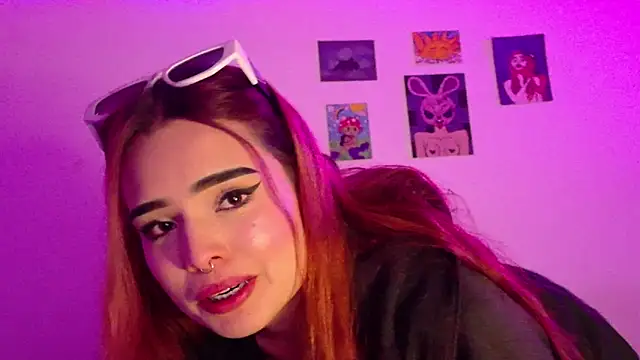 WendyandSienna online show from June 17, 4:26 am