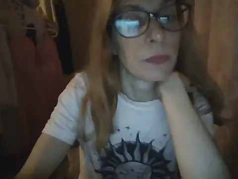 Snapshot of Aphrodity_Roxx chatting on June 20, 10:12 pm Aphrodity Roxx online show from June 20, 10:12 pm