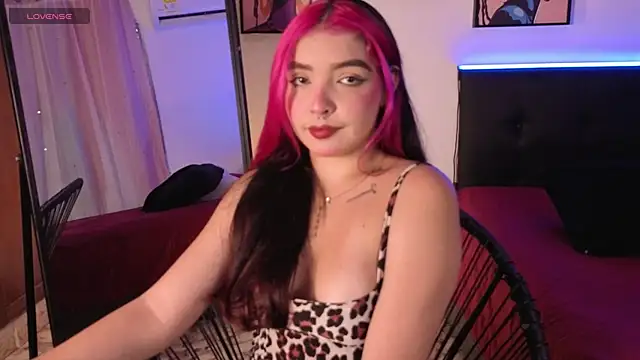 Snapshot of Maia_Mancini5 chatting on July 8, 8:13 pm Maia Mancini5 online show from July 8, 8:13 pm