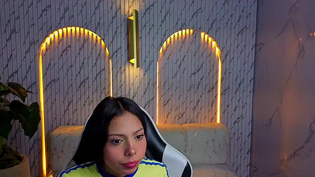 samantha tx  online show from June 18, 3:07 am