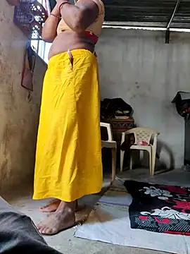 Snapshot of saritabhabixxx chatting on June 23, 8:45 am saritabhabixxx online show from June 23, 8:45 am