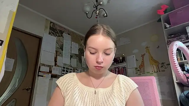 Snapshot of Aileyn chatting on June 23, 1:20 pm Aileyn online show from June 23, 1:20 pm