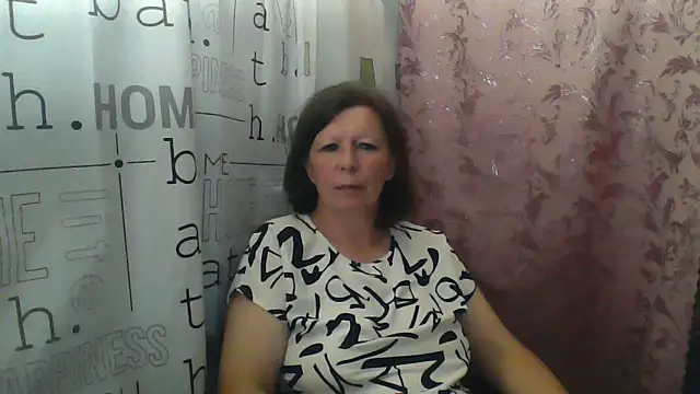 Snapshot of Schastlivaya43 chatting on June 11, 8:07 pm Schastlivaya43 online show from June 11, 8:07 pm