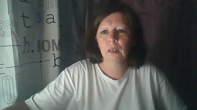 Snapshot of Schastlivaya43 chatting on June 15, 6:43 pm Schastlivaya43 online show from June 15, 6:43 pm
