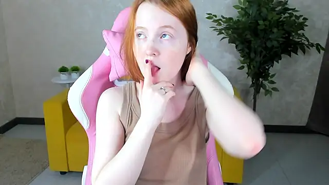 Snapshot of ari-kittyy chatting on June 8, 4:13 am ari-kittyy online show from June 8, 4:13 am