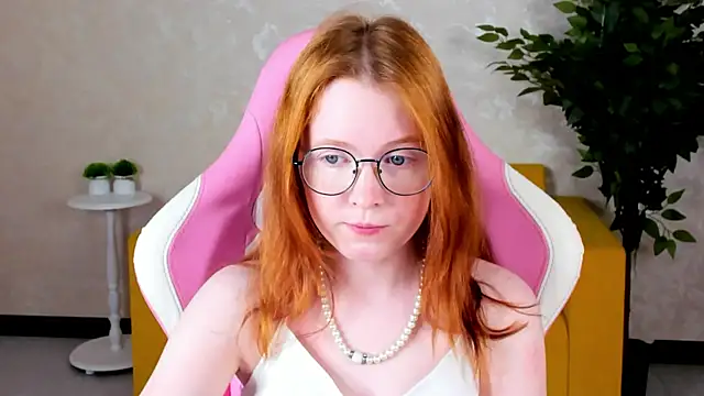 Snapshot of ari-kittyy chatting on June 16, 4:04 am ari-kittyy online show from June 16, 4:04 am