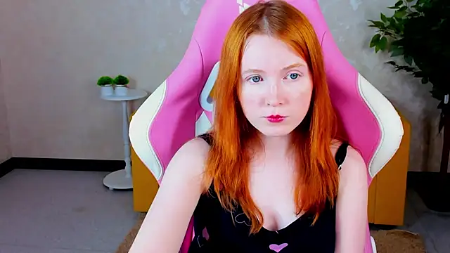 Snapshot of ari-kittyy chatting on June 18, 4:02 am ari-kittyy online show from June 18, 4:02 am