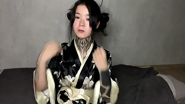 staryrose online show from June 26, 4:11 pm