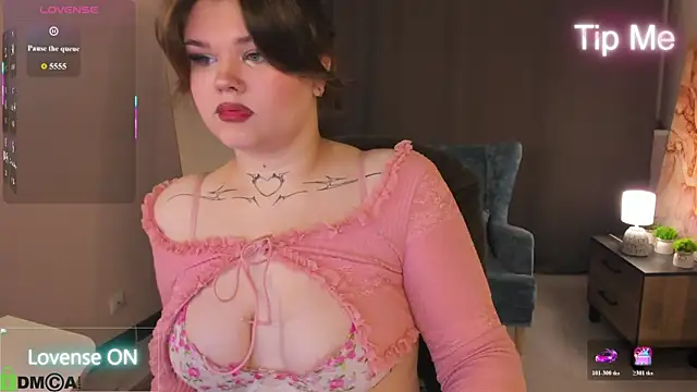 Snapshot of meow_weow chatting on July 20, 12:18 pm meow weow online show from July 20, 12:18 pm
