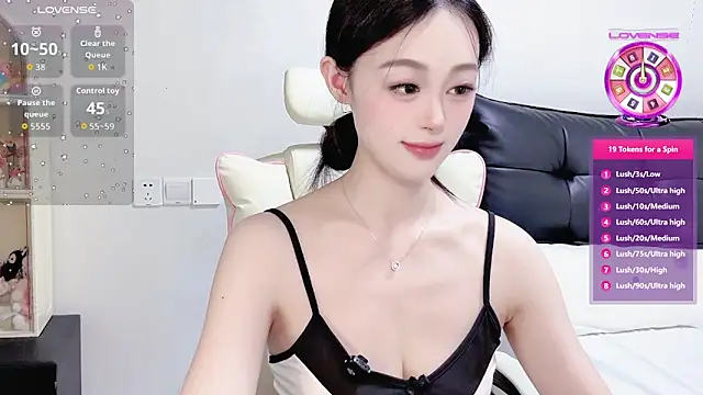 Snapshot of Ellaa999 chatting on June 20, 9:12 am Ellaa999 online show from June 20, 9:12 am