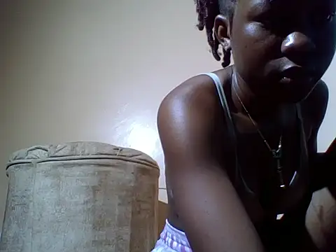 Snapshot of EbonyJuly chatting on June 18, 6:45 pm EbonyJuly online show from June 18, 6:45 pm
