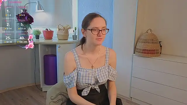 EstelaWeninger online show from July 21, 4:04 am