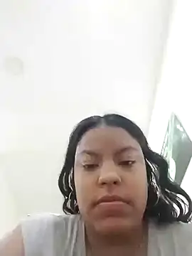 Snapshot of Rose_F0x chatting on June 18, 11:31 pm Rose F0x online show from June 18, 11:31 pm