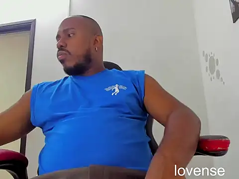 Snapshot of AlessandroHammed chatting on June 18, 4:22 pm AlessandroHammed online show from June 18, 4:22 pm