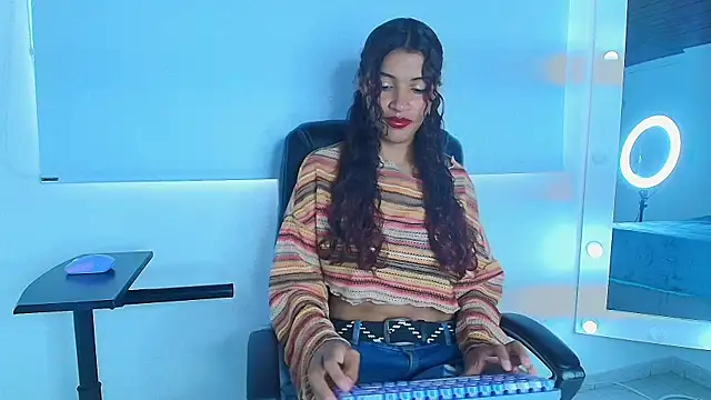 Snapshot of Aylin_valerie chatting on June 23, 2:59 pm Aylin valerie online show from June 23, 2:59 pm