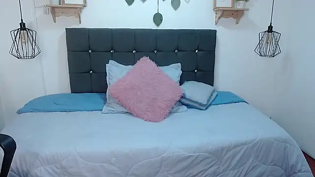 Snapshot of Khalia_ chatting on July 8, 7:29 pm Khalia online show from July 8, 7:29 pm
